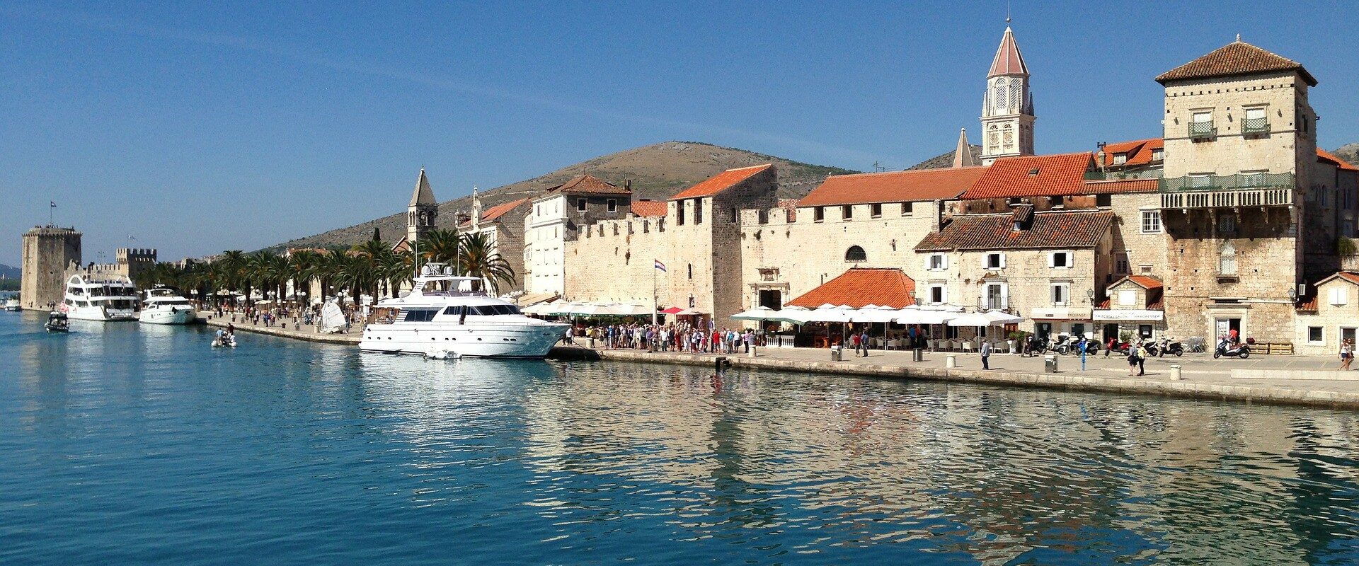 Blue lagoon and town Trogir